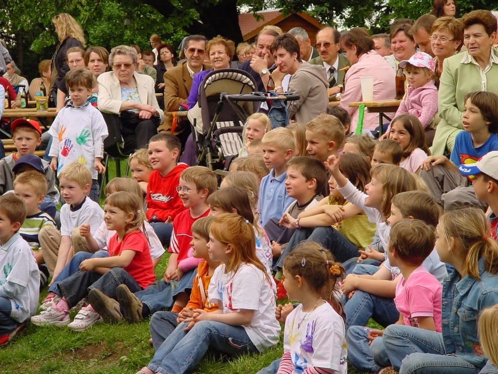 (c) Markus Göstl_Kinder auf Wiese