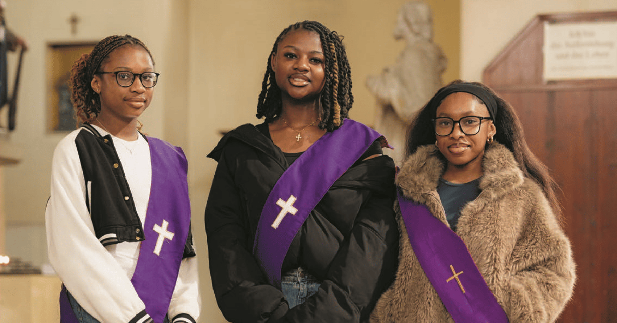 Kinder mit Schärpen - Afrikanische Gemeinde, Pfingsten 2026